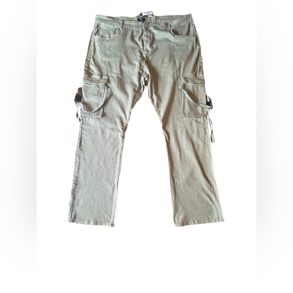 NWT Men’s Plus Fixed Waist Slim Stacked Flare Strap Cargo Trouser in Olive Sz 46